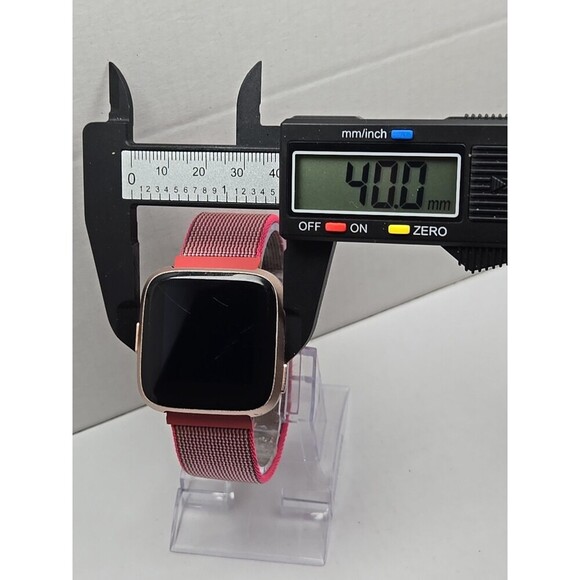 Fitbit Versa FB504 Smartwatch Fitness Heart Rate Bluetooth Extr Bands No Charger - Picture 5 of 11